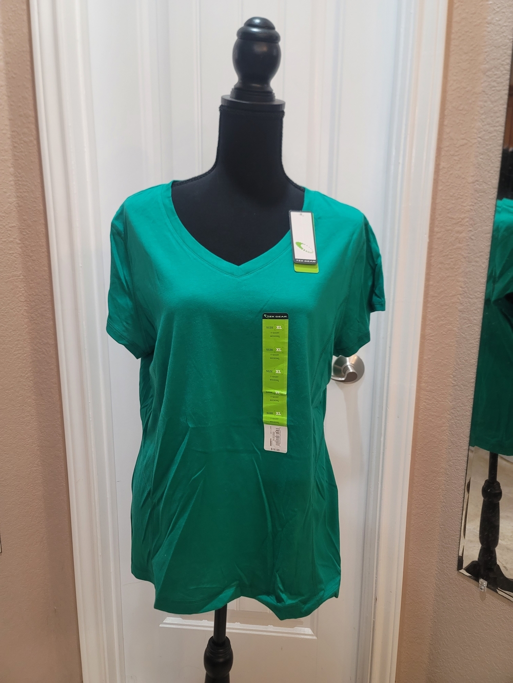 tek gear Women's V-Neck Short Sleeve Tee in Emerald Green